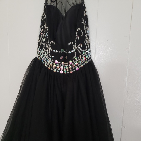 Dress - Picture 2 of 4